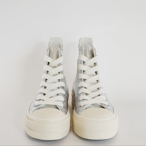 Metallic silver Converse size 9 NWT - Picture 6 of 6
